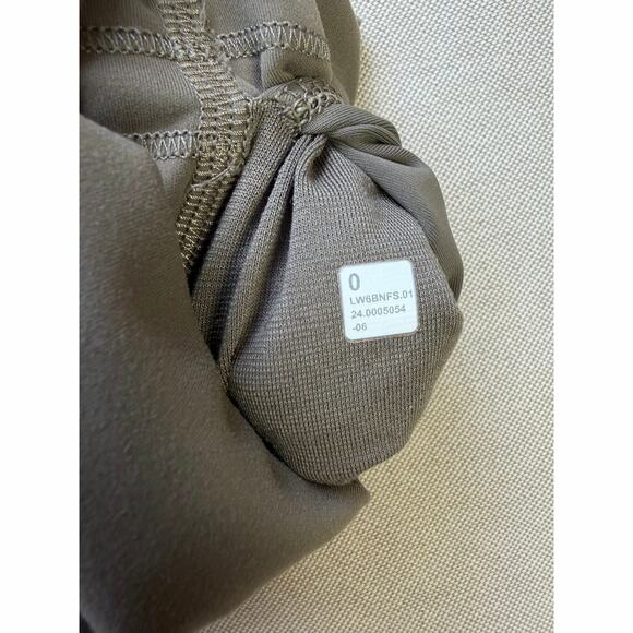 Lululemon Wonder Train Leggings - Picture 3 of 8